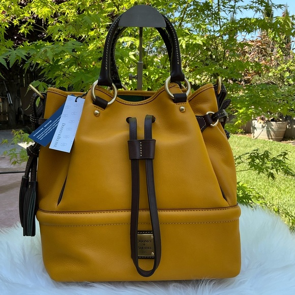 Dooney & Bourke Rare Buckley Yellow Sunflower Shoulder Bag with Brown Trim NWT - Picture 4 of 15